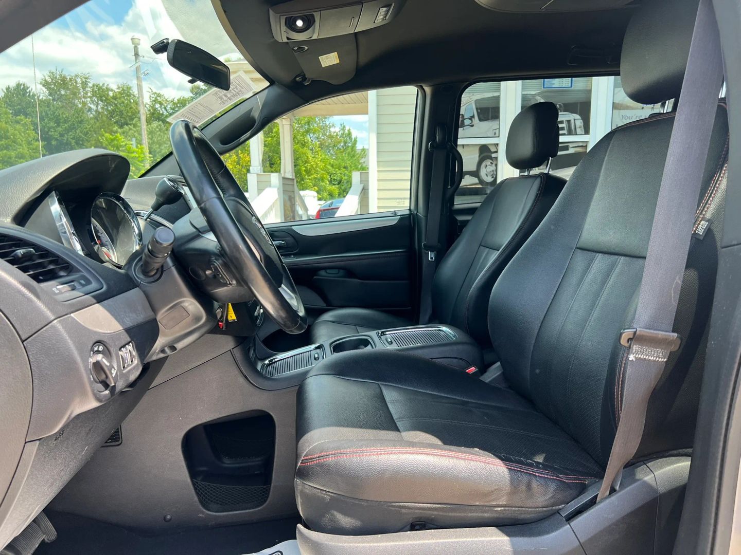 dodge grand caravan 2016 2C4RDGEG7GR242830 image dodge grand caravan 2016 2C4RDGEG7GR242830 image